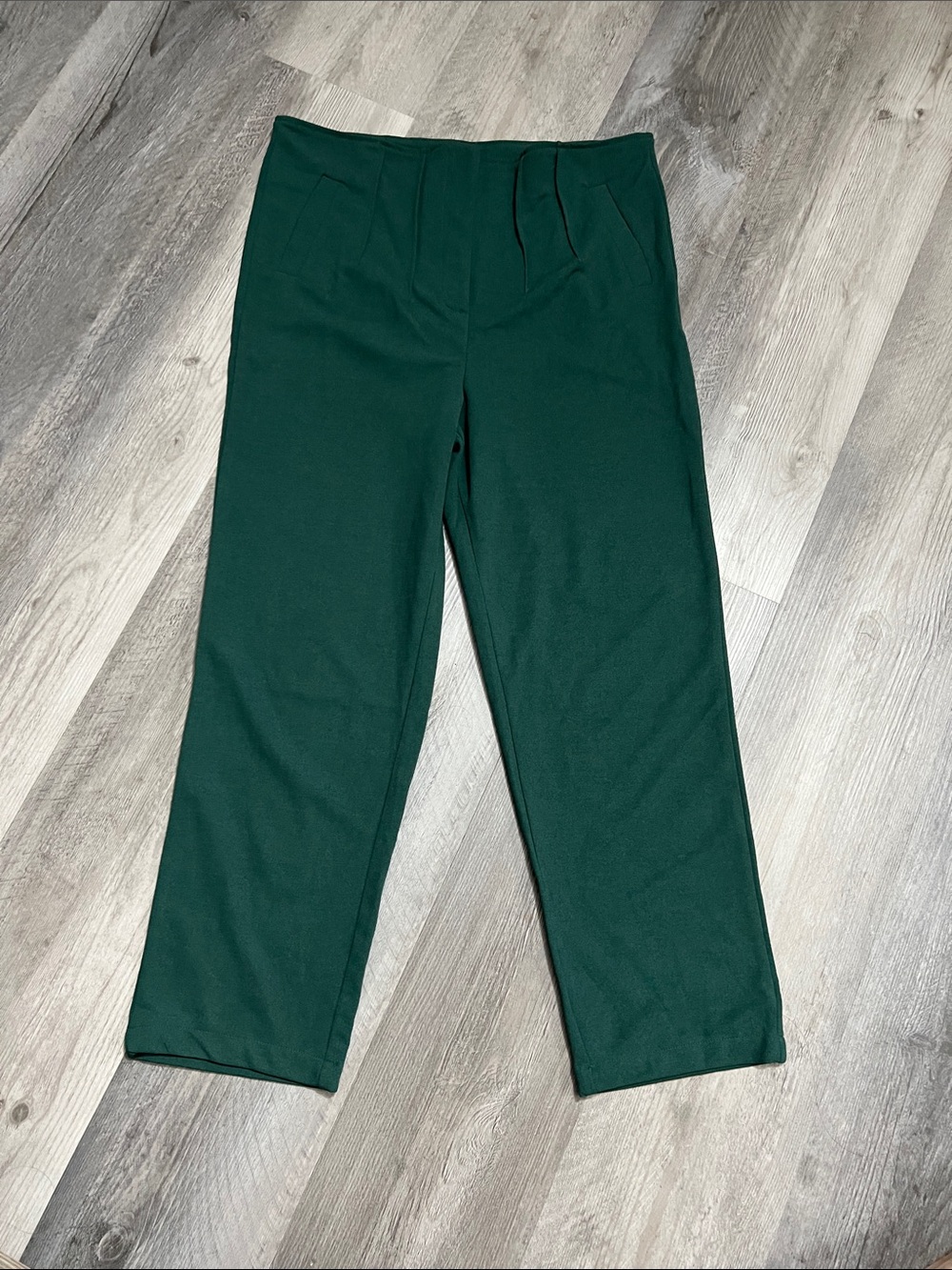 SHEIN Dark Green Women's Straight-Leg Capris